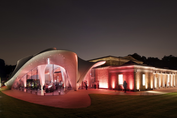 The-serpentine-sackler-gallery-by-zaha-hadid-architects_01