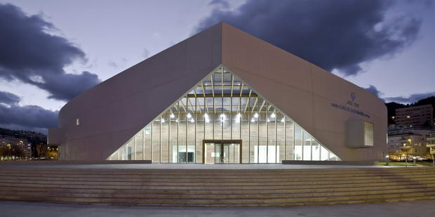 Центар Carlos Santa María од студиото JAAM sociedad de arquitectura  (8)
