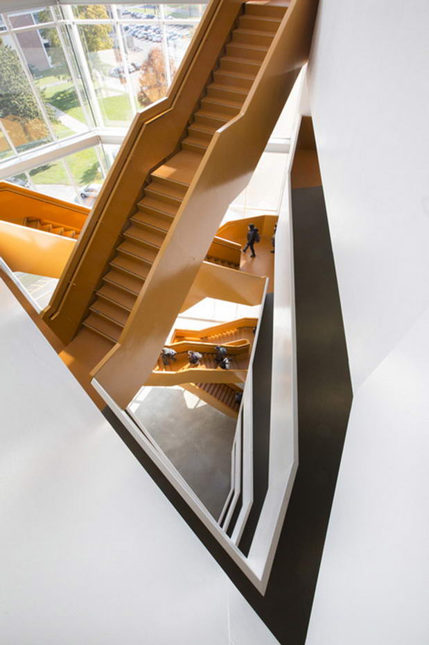 Orange_Staircase_Saucier-+-Perrotte (10)