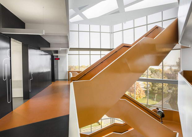 Orange_Staircase_Saucier-+-Perrotte (8)