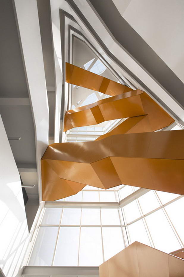 Orange_Staircase_Saucier-+-Perrotte (9)