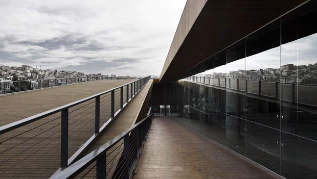 5374038ac07a806f5b000018_ey-p-cultural-center-and-marr-age-hall-emre-arolat-architects_19