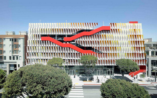 behnisch-architekten-santa-monica-parking-structure-6-designboom-02_resize