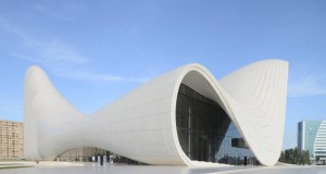 Heydar Aliyev Center во Баку на Заха Хадид ја доби наградата „Дизајн на годината 2014”