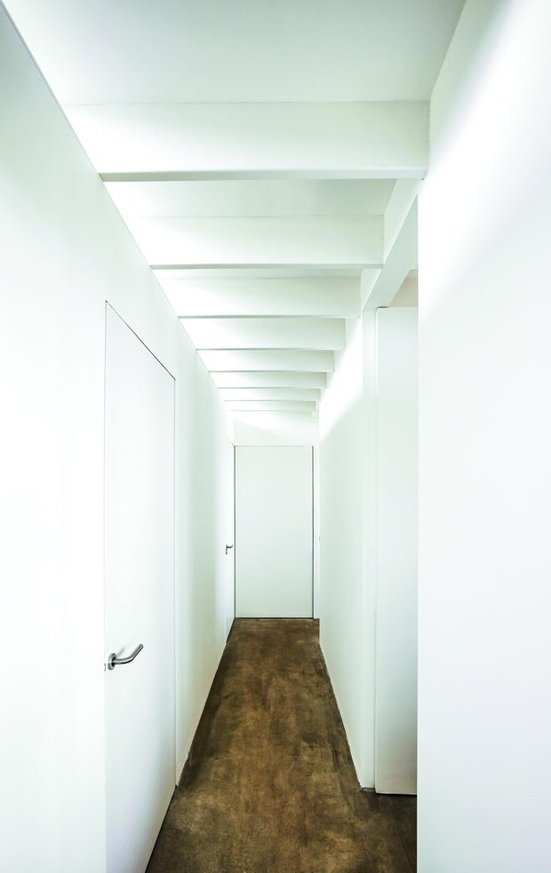 B8_Dualchas_Cliff House_Corridor -_ Andrew Lee