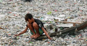 До 2050 година во морињата ќе има повеќе пластика отколку риба
