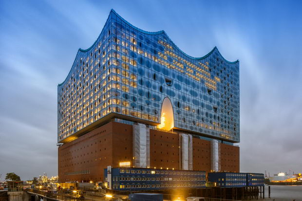 Elbphilharmonie ohne Kraene