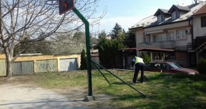 Расчистување и санирање на детските игралишта во Кисела Вода