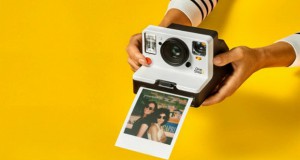 Враќање во минатото! Пристигна новата верзија на Polaroid камера