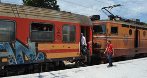 Со воз од Скопје во странство само до Приштина