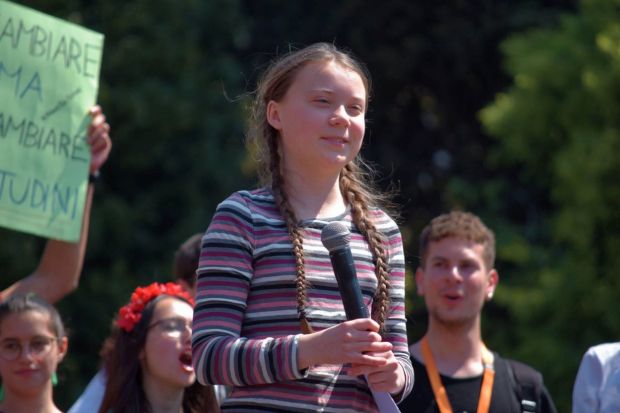 Greta Tintin Eleonora Ernman Thunberg  un'attivista svedese per lo sviluppo sostenibile e contro il cambiamento climatico.  nota per le sue manifest