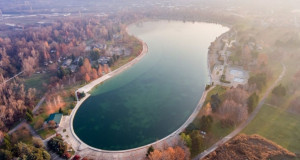 Општина Сарај ќе ги урива приколките на „Езеро Треска“, изградени од самопридонес на скопјани