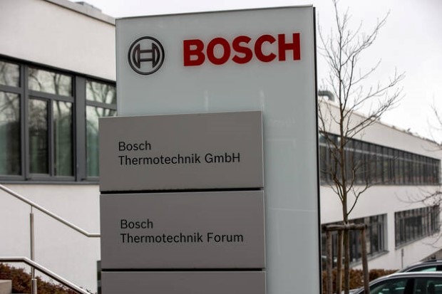 Wernau Blaulicht: Brand bei Bosch Thermotechnik GmbH, Wernau, 17.03.2021, Blaulicht: Brand bei Bosch Thermotechnik GmbH,