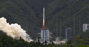 Лансиран е сателит кој заедно го развиваа Франција и Кина