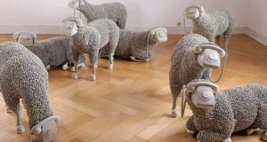 TribuT – телефонските овци на уметникот Jean-Luc Cornec